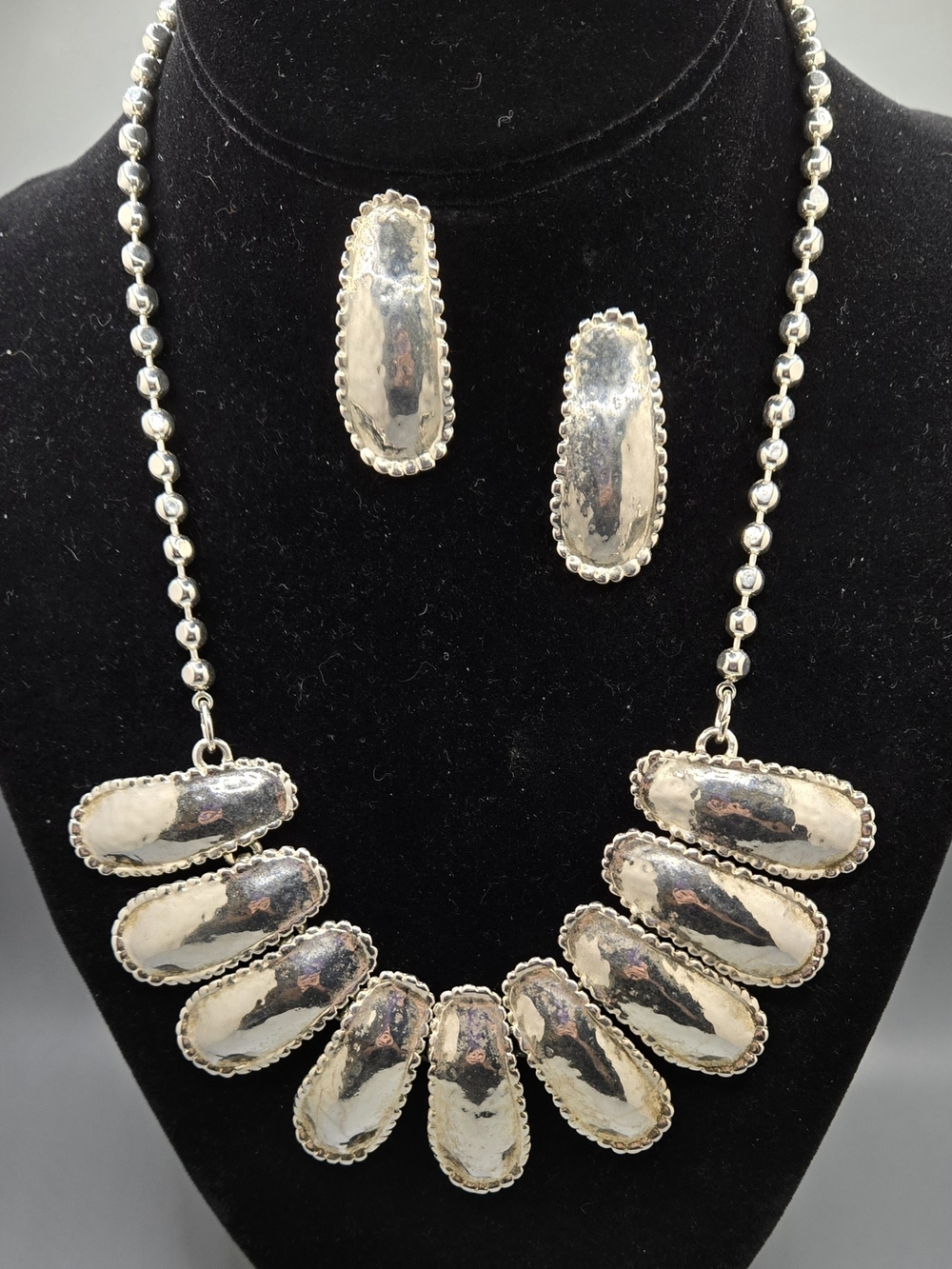 Premier Designs Statement Necklace & Earrings Silver Tone Hammered Finish